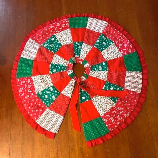 Vintage Christmas Tree Skirt Quilted Calico Handmade Red & Green Christmas Patchwork Print Fabric w/Red Back Homemade Country Farmhouse