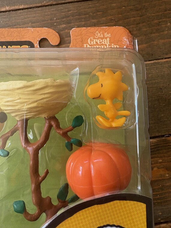 Vintage Its the Great Pumpkin Charlie Brown Play Set Snoopy Set