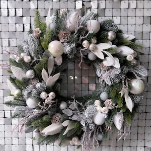 Christmas wreath, door wreath, Christmas decoration