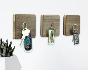 Modernes Schlüsselbrett aus Massivholz mit Magnet handgefertigt, elegantes Zauberschlüsselbrett aus Holz für mehr Ordnung deiner Schlüssel