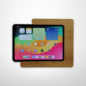 Tablet wall mount made of oiled oak with charging function suitable for iPad, Samsung Galaxy Tab, wall mounting