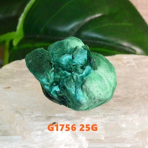 AAAAA The best natural malachite rough stone, unpolished, shiny, rare，green