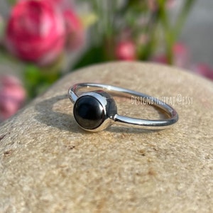 Natural Hematite Round Cab Simple Ring - Gemstone Ring - 925 Sterling Silver Ring, Hematite Ring - Handmade Jewelry, Women Ring ,Gift Ring
