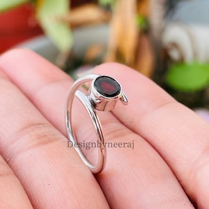 Anillo de granate rojo natural, Anillo de plata de ley, Joyería artesanal, Anillos de granate, Anillo de regalo para mujer, Anillo rojo, Anillo llamativo, Regalo para ella