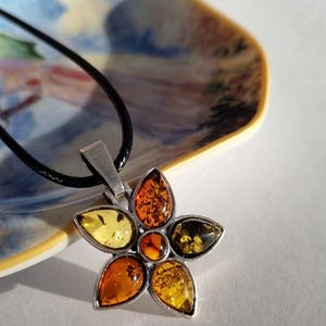 Baltic Amber Pendant Flower 925 Sterling Silver Amber Flower Jewelry Bohemian Amber Jewelry Handmade Floral Vintage Jewelry Gift for Her