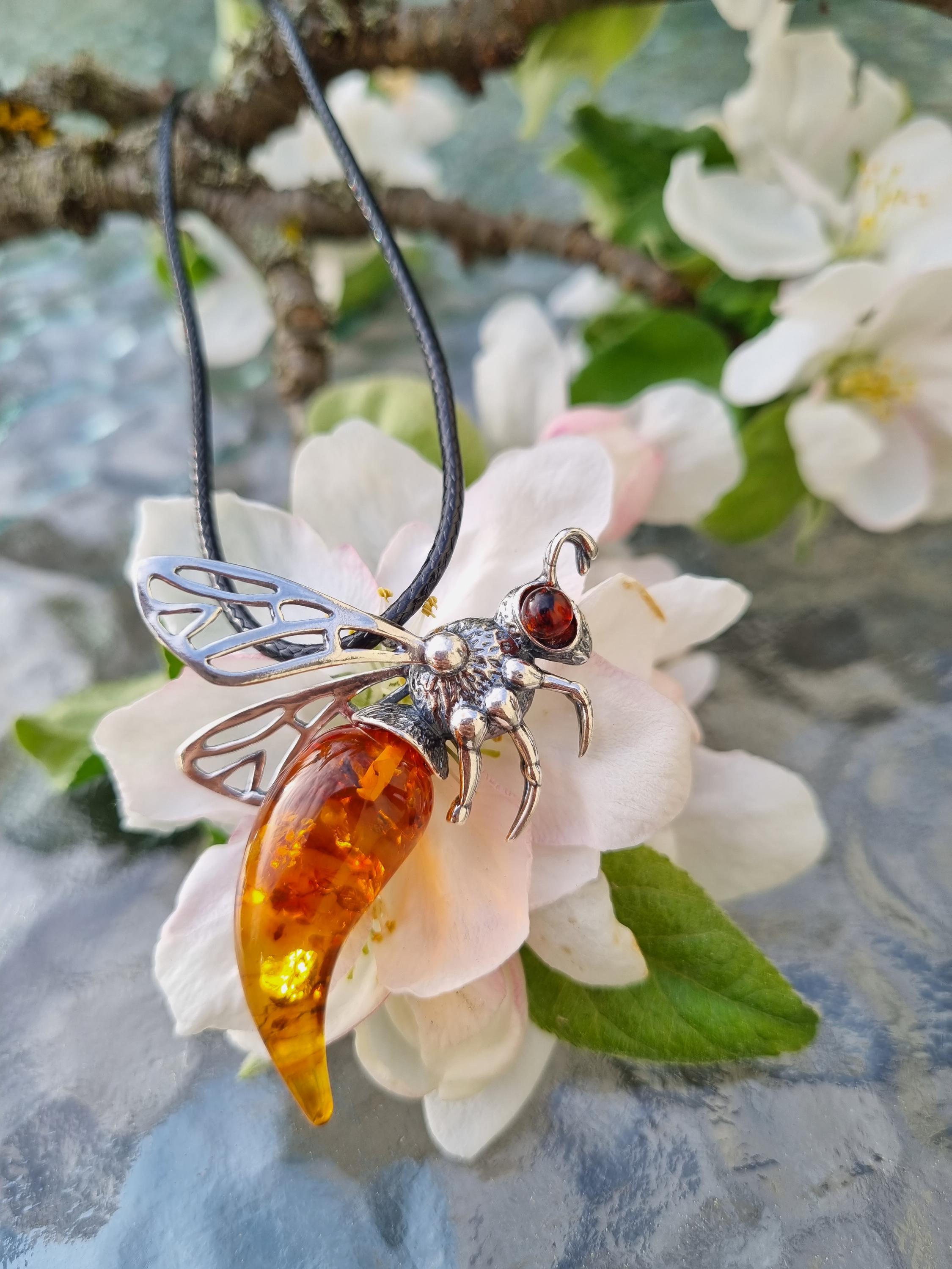 Silver Amber Pendant Honey Bee Pendant Jewelry Baltic Amber Pendant Handmade 925 Sterling Silver Wasp Jewelry Amber Bee Jewelry Gift for Her