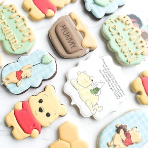 Winnie the Pooh cookies / honey bear cookie/ 1st birthday /baby shower cookie/ Winnie birthday cookie / pooh baby shower/Hundred Acre Wood