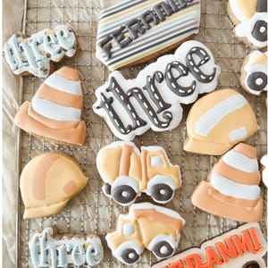 Constructions cookies/ construction cake topper/ construction party favour