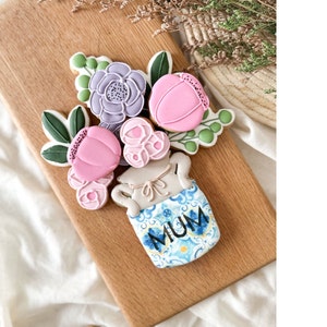Mothers Day gift /Flower cookies for mothers day / mother day cookie / happy birthday mum/ gift for mum / gluten free cookie available image 3
