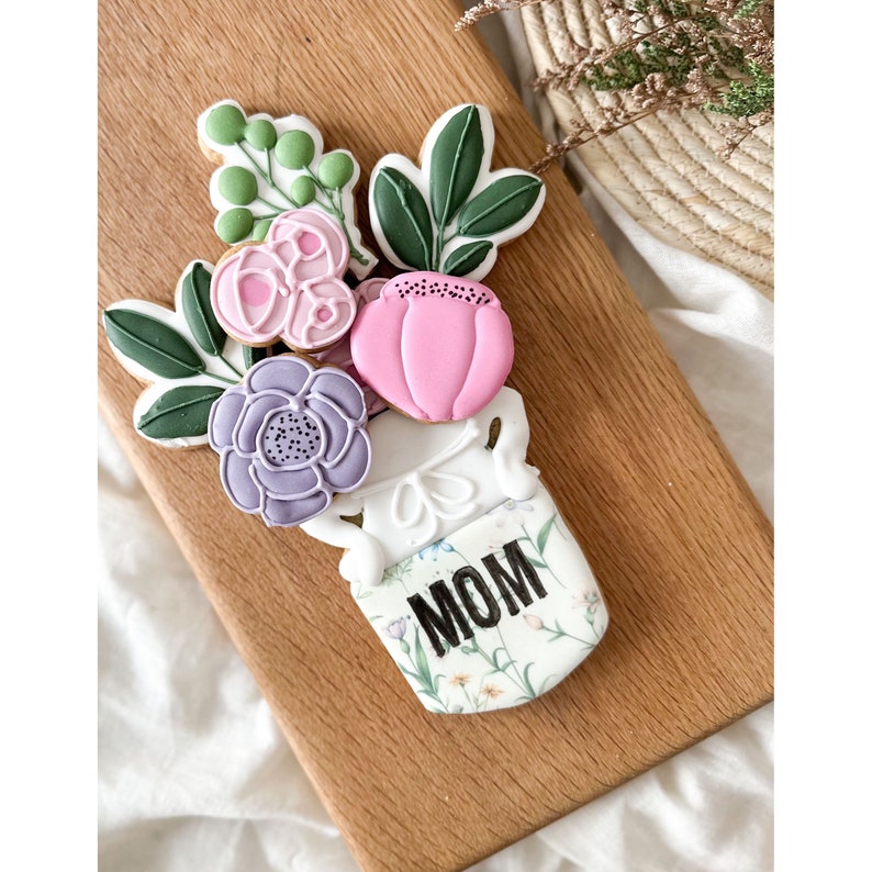 Mothers Day gift /Flower cookies for mothers day / mother day cookie / happy birthday mum/ gift for mum / gluten free cookie available image 4