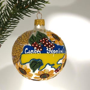 New Year&#39;s glass ball with hand-painted Glory to Ukraine 8 cm