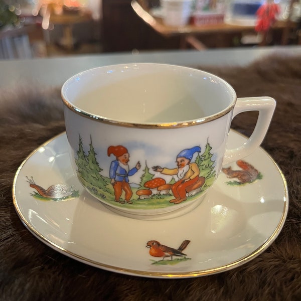 Vintage Child’s Cup & Saucer Geschirr Zwengenmotive