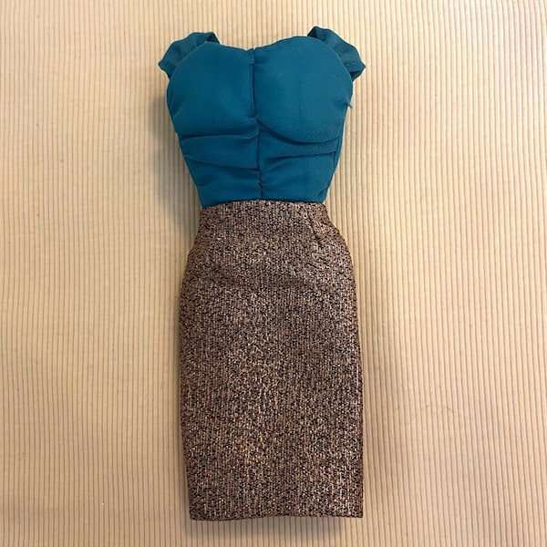 2001/2002 Gold ’N Glamour Collector's Request #54185 Dress, Repro of 1965 #1647 Dress (Clothing Lots being posted include Vintage Barbie)