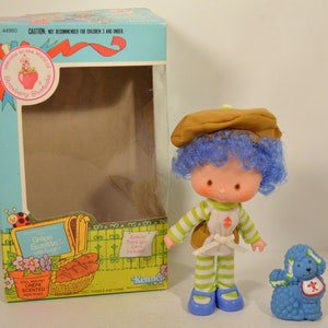 Vintage 1982 Crepe Suzette & Eclair Blue Pet Poodle Dog Strawberry Shortcake Figure Doll Kenner American Greetings