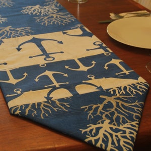 Blauer Anker Tischläufer
