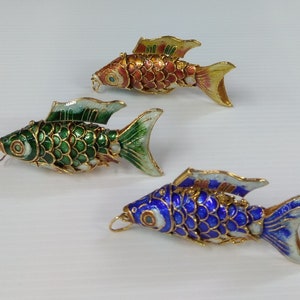 ヴィンテージ中国七宝焼き手作り関節魚ペンダント、金メッキ銅