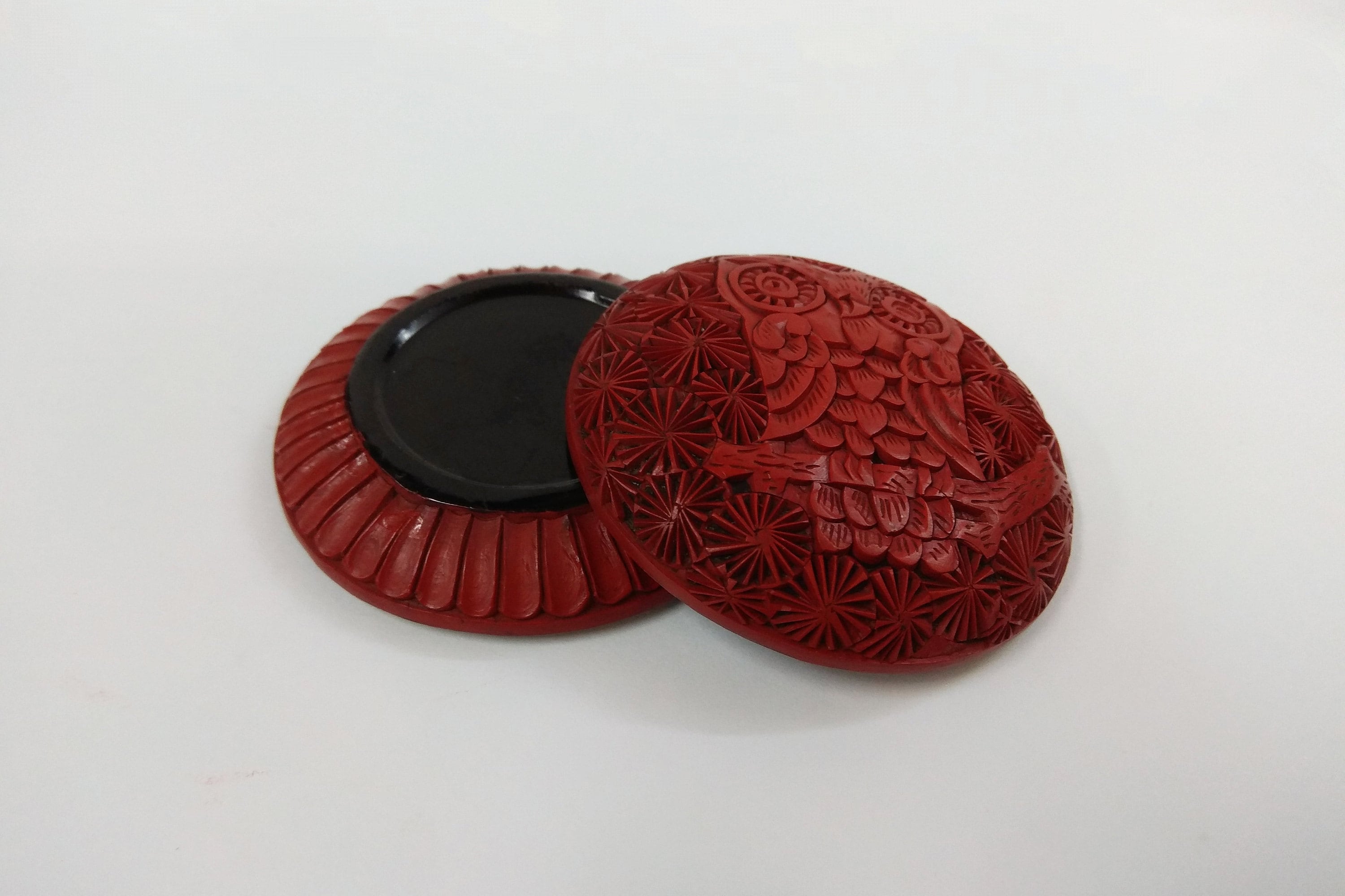 【真作】掛軸　三字書　名品　合箱入　P78 Vintage Beijing Carved Lacquer Small Seal Paste Box, Hand