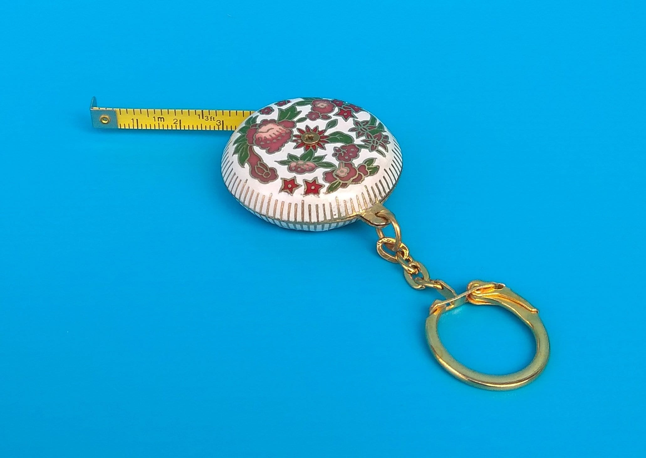 Vintage Chinese Cloisonne Mini Retractable Tape Measure & Key Chain Combo,  Gold Plated Enamel Round White, Blue Travel Pocket Measuring Tape 