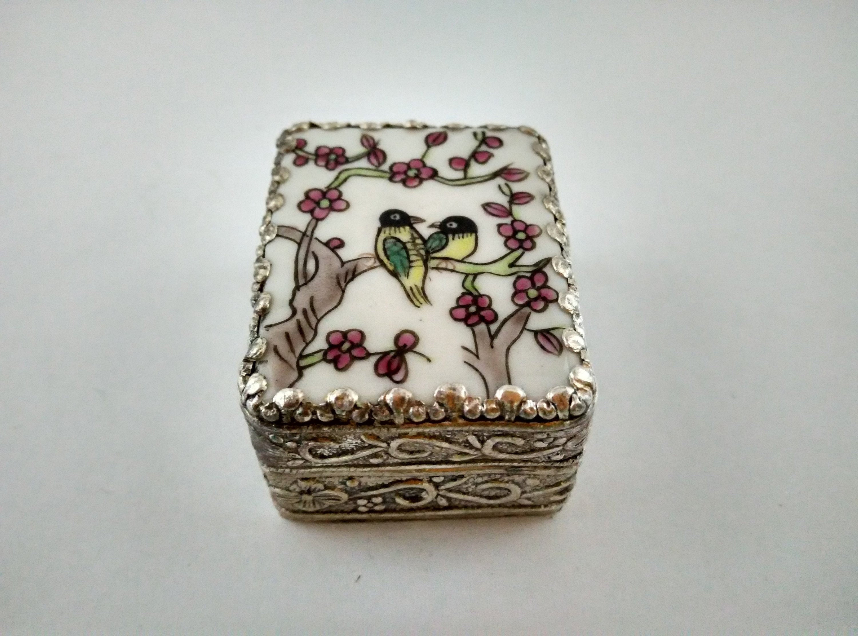 Details about   Vintage Porcelain and  Silver Plated Chinese Jewelry Box 