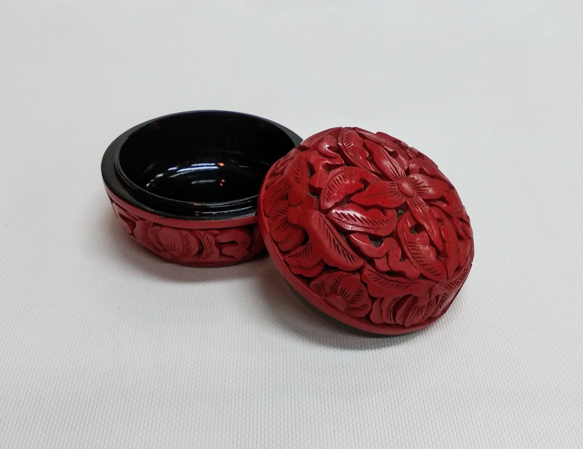 Vintage Beijing Carved Lacquer Small Ring Box,hand Carved Flower