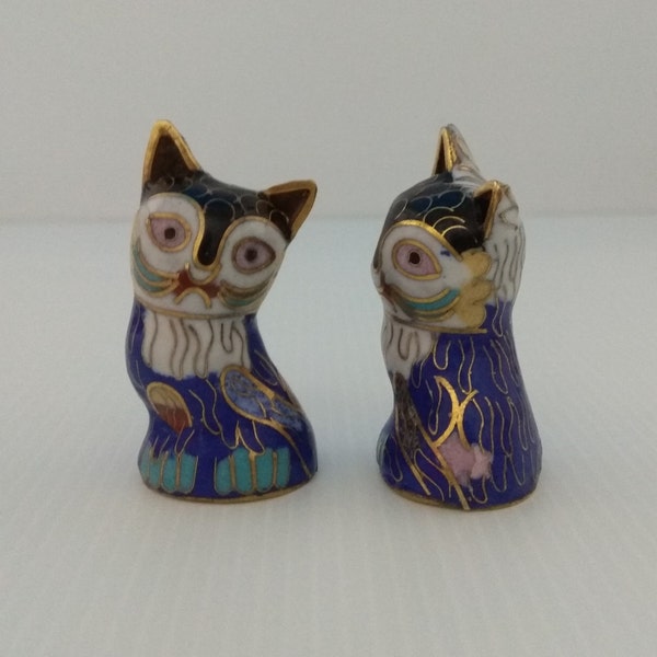 Vintage Chinese Cloisonne Mini Cat Figurine,Small Cat Copper Statue Home Decor,Gold Plated Enamel Blue Black White Cat Lion Animal Sculpture