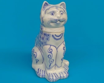 Estatua de gato de porcelana azul y blanca vintage, caja de baratijas con forma de gato, contenedor de hojas de té, escultura de gato floral pintada a mano, adorno artístico.