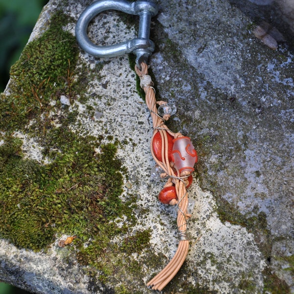 Pendant for the key - to the bag - where it pleases. Designed and manufactured by Ute E. Heiß