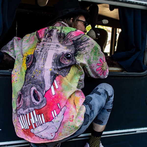 magical second-hand shirt in size. L, hand-painted by the Berlin street artist Koben from the Blühende Landschaften gallery