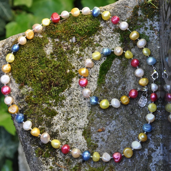 Colorful "summer pearls" with freshwater pearls and kl. Hematite - designed and manufactured by Ute E. Heiß