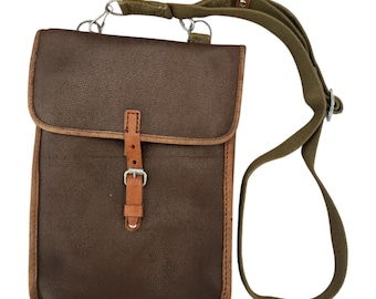 Borsa a tracolla vintage con mappa militare dell'Armata Rossa sovietica.