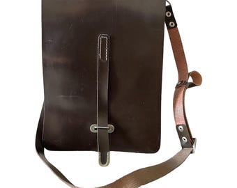 Borsa portadocumenti vintage marrone scuro da sergente dell'esercito sovietico russo