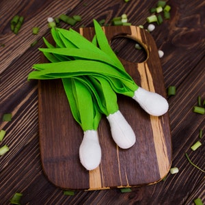Green onion play food (felt food, vegetables, pretend play kids kitchen, plush toy, cooking toys, doll fake food, farmers market for baby)