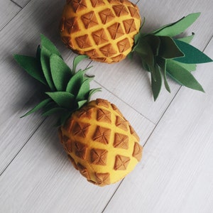 Pineapple felt (pretend play food, fruits vegetables, kids kitchen, realistic fake food, plush toy for toddler, photo prop, birthday gift)