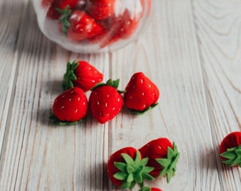 Feutre aux fraises (faire semblant de jouer à manger, fruits-légumes, cuisine pour enfants, faux aliments réalistes, peluche pour tout-petit, accessoire photo, cadeau d'anniversaire)