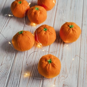 Mandarin /  Tangerine orange citrus felt (pretend play food, fruits vegetables set, kids kitchen, plush toy for toddler, photo prop)