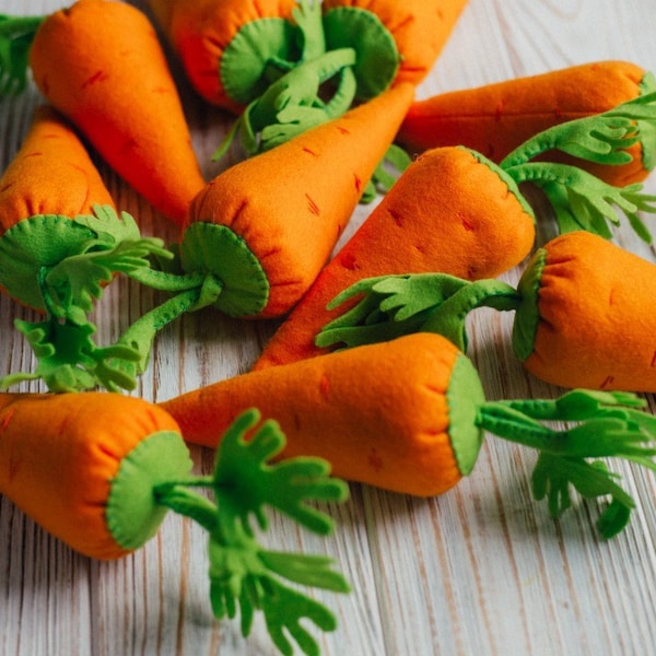 Nourriture pour jouer aux carottes (nourriture en feutre, légumes, cuisine pour enfants, jouet en peluche, jouets de cuisine, fausse nourriture pour poupée, marché fermier pour bébé)