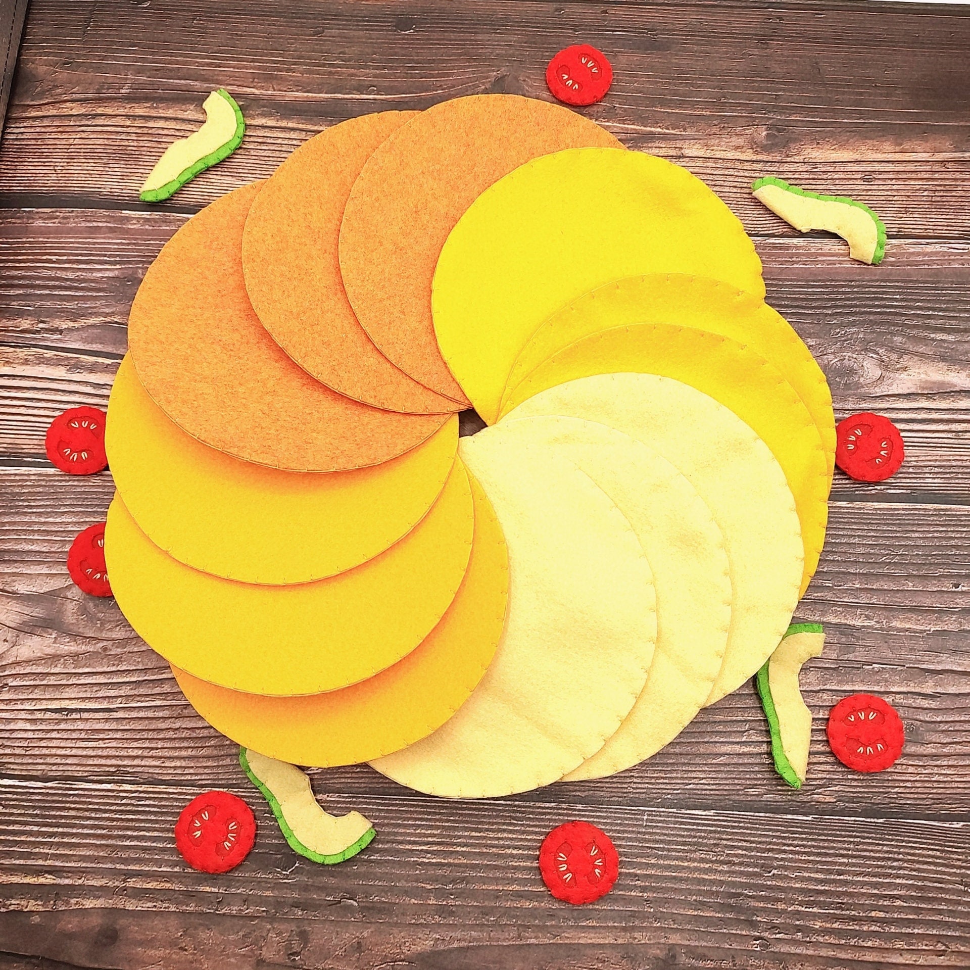 Tortilla felt play food (taco, pretend play kids kitchen, cafe, plush toy, cooking toys, fake food, mexican party)