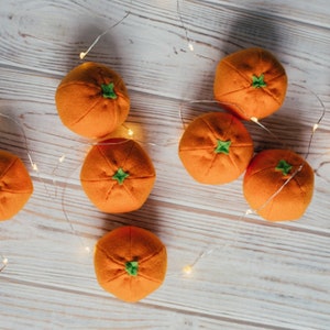 Mandarin / Tangerine orange citrus felt pretend play food, fruits vegetables set, kids kitchen, plush toy for toddler, photo prop image 8