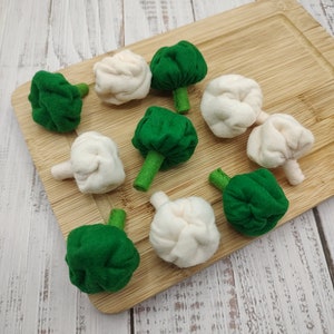 Broccoli, cauliflower play food (felt food, pretend play kids kitchen, plush toy, cooking toys, doll fake food, farmers market for baby)
