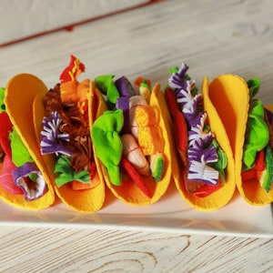 ONE Taco play food (felt food, pretend play kids kitchen, plush toy, cooking toys, doll fake food, farmers market for baby)