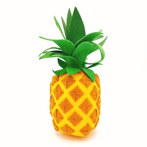 Pineapple felt (pretend play food, fruits vegetables, kids kitchen, realistic fake food, plush toy for toddler, photo prop, birthday gift)