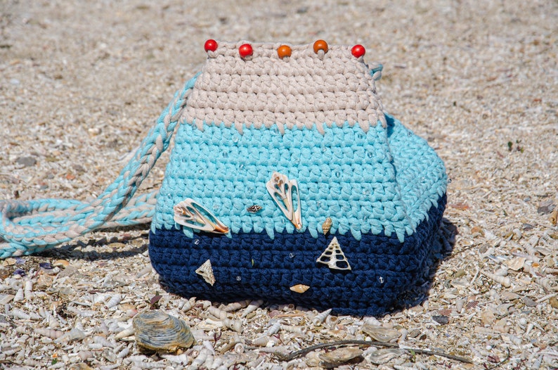 Mermaid Style Seashell Crochet Tote with Real Seashells and Small Transparent Beads image 9