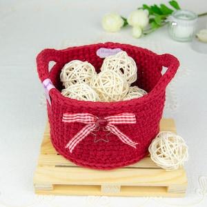 Crochet storage basket with handles, Small knit decorative basket, Perfect storage accessory for your baby nursery, Gift for new home
