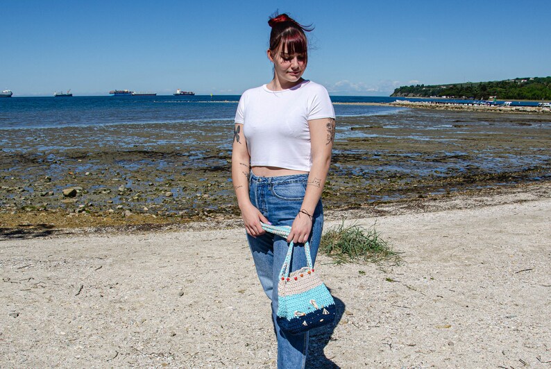 Mermaid Style Seashell Crochet Tote with Real Seashells and Small Transparent Beads image 3