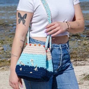 Mermaid Style Seashell Crochet Tote with Real Seashells and Small Transparent Beads image 2