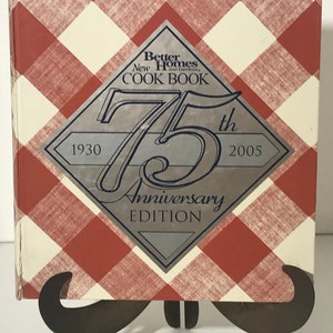 Better Homes & Gardens 25th Anniversary Limited Edition of time tested recipes printed in 2004 in 5-ring binder.