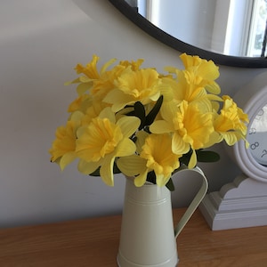 Faux Silk Daffodils 15 wired stems 3 Bunches Easter Spring Flowers  Home Garden Grave Decor Crafts Free Postage