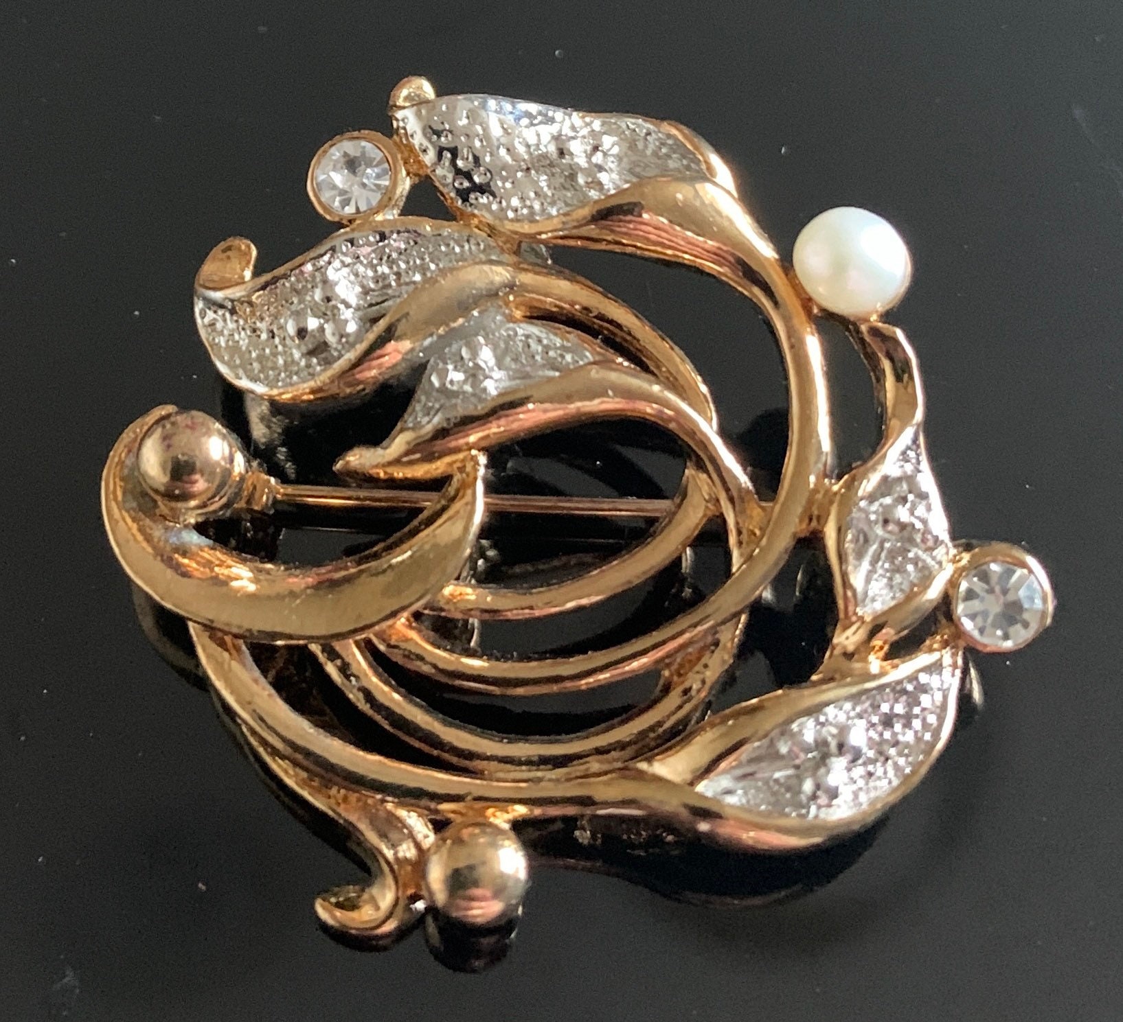 Movitex brooch deals