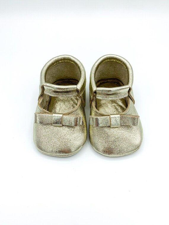 Gold Leather Baby Shoes Glitter Baby Moccasins Toddler Moccasins Metallic Baby Moccasins Baby Birthday Gift Baby Shower Gift Etsy Canada