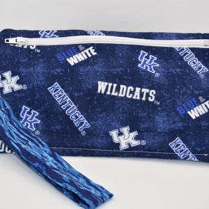 Monedero de muñeca con cremallera y bolsillo para teléfono (Universidad de Kentucky CATS)